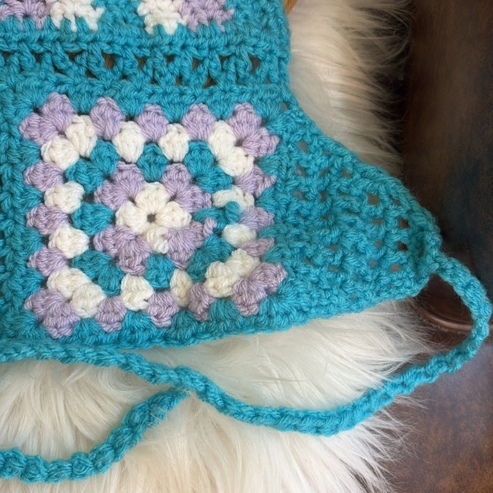 Handmade Blue White Purple Crochet Cut Out Criss Cross Granny Square Crop Top M - Picture 9 of 12